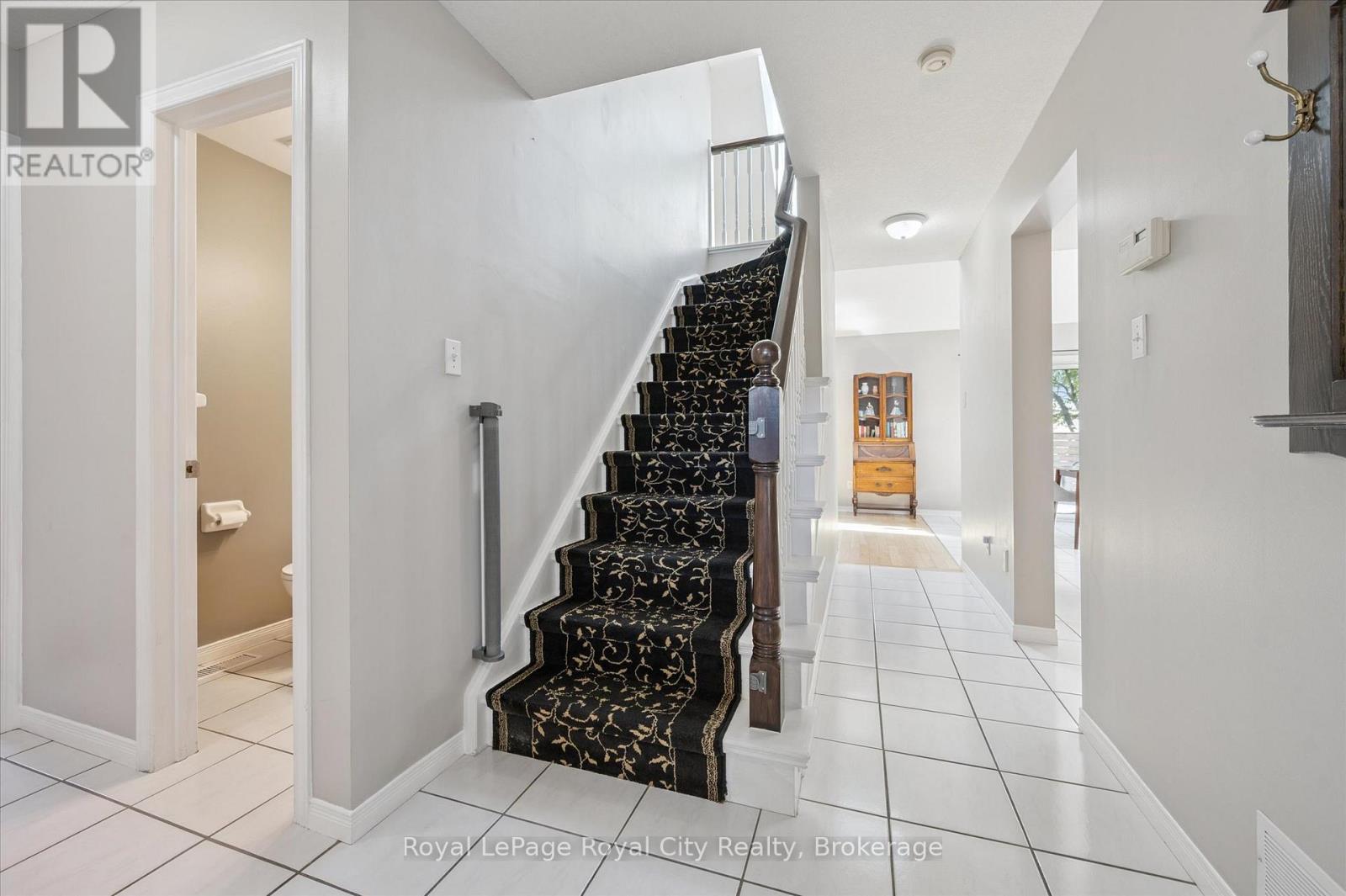 27 Oakridge Crescent, Guelph, Ontario  N1L 1J3 - Photo 5 - X13797556