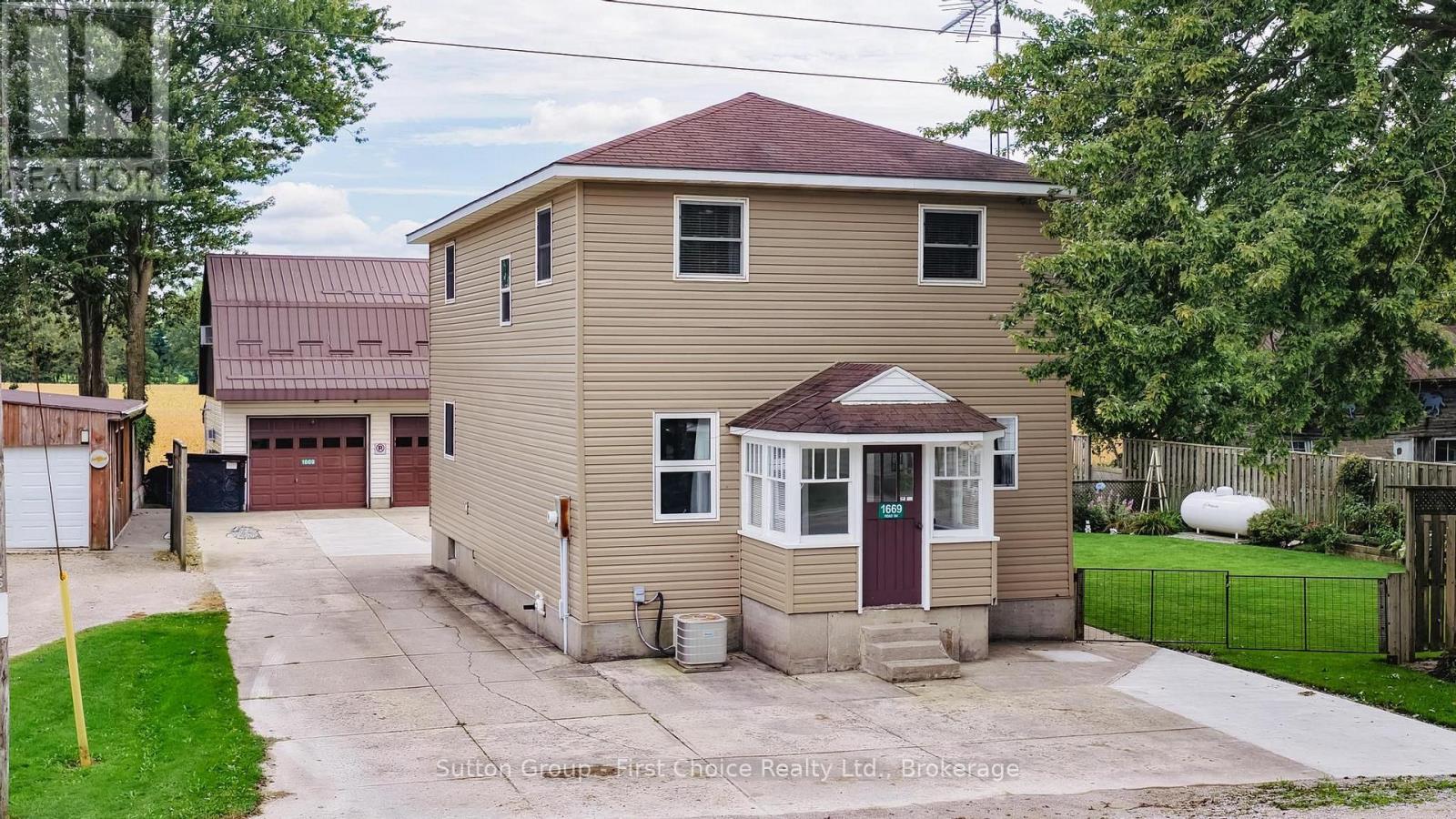 1669 ROAD 164 ROAD, Perth South, Ontario