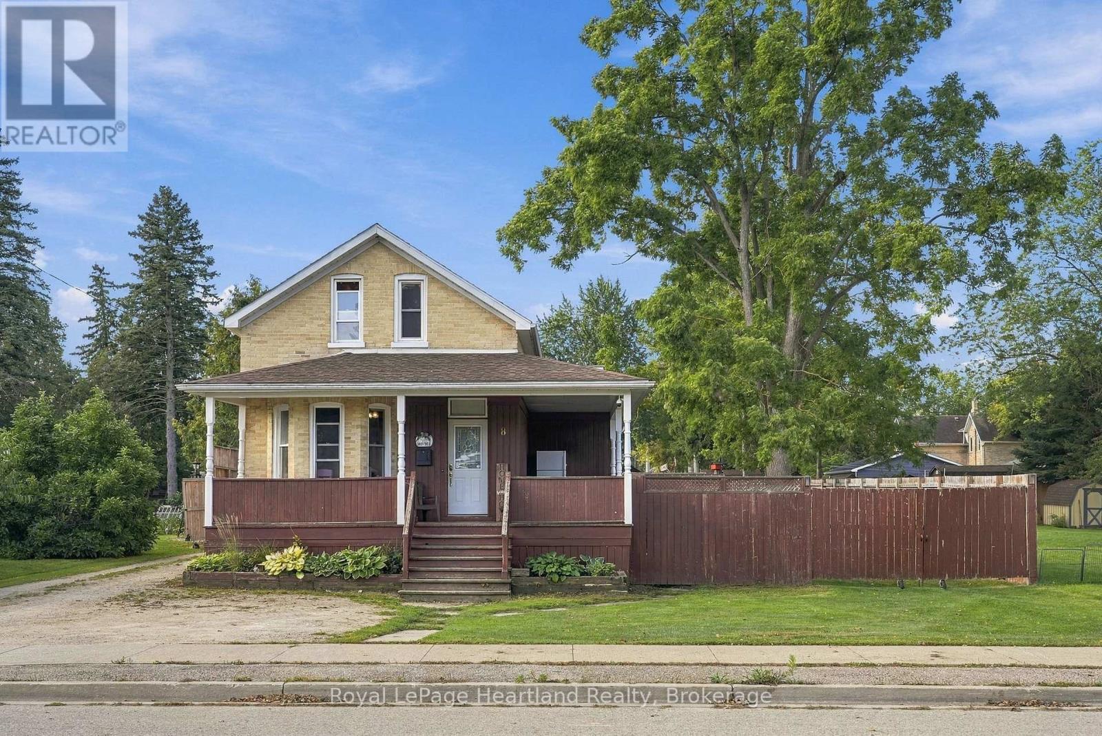 8 Clarke Street S, Minto, Ontario  N0G 1M0 - Photo 3 - X13797708