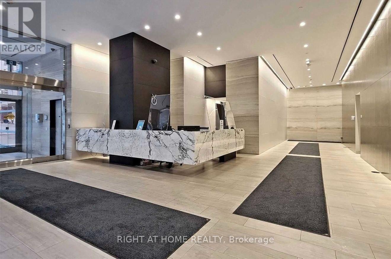 4307 - 7 Grenville Street, Toronto, Ontario  M4Y 0E9 - Photo 3 - C13797780