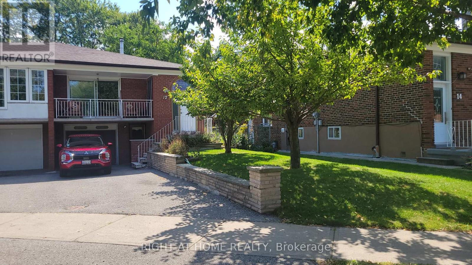 12 Fairglen Avenue, Toronto, Ontario  M1T 1G7 - Photo 1 - E13797836