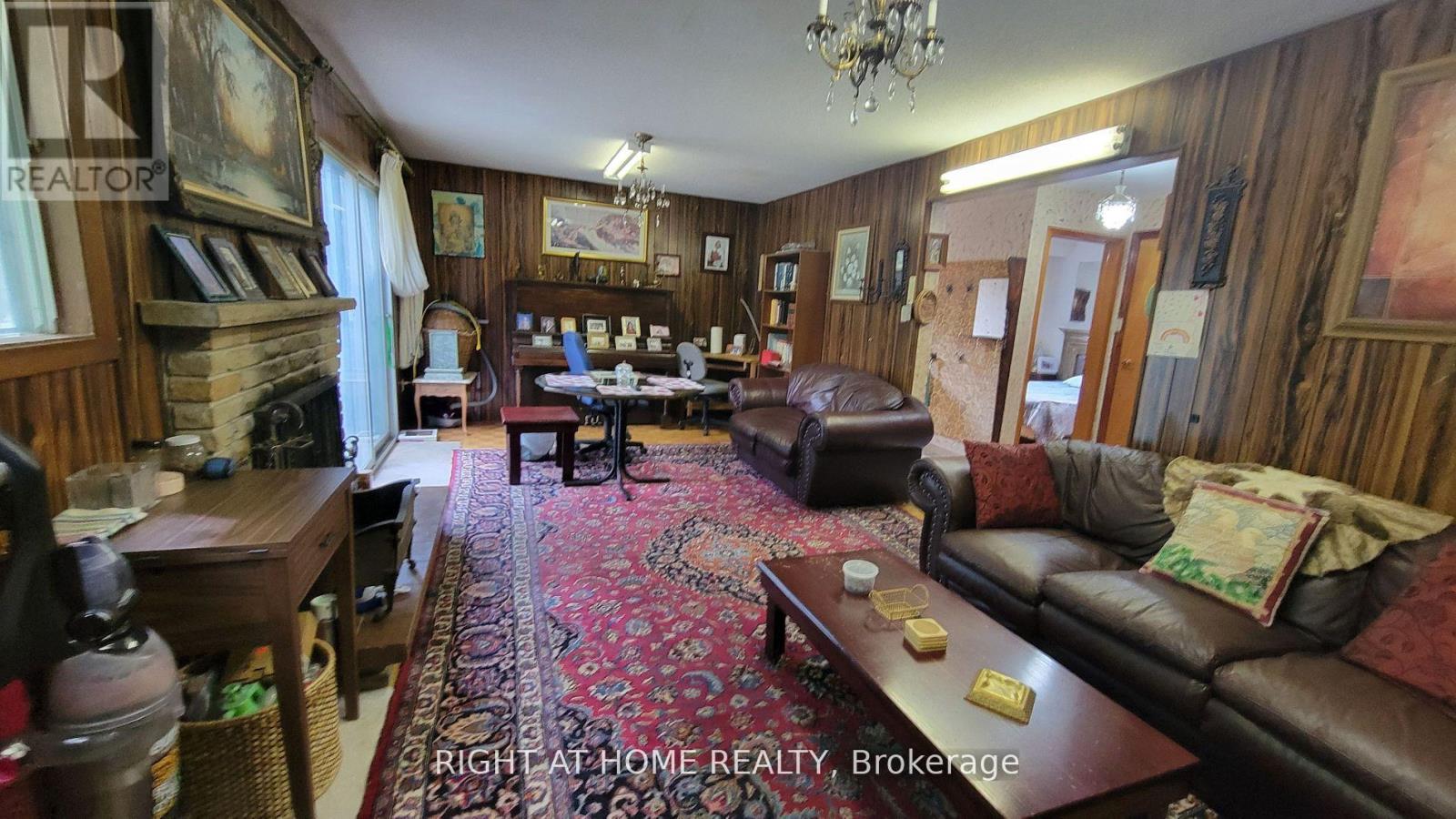 12 Fairglen Avenue, Toronto, Ontario  M1T 1G7 - Photo 2 - E13797836