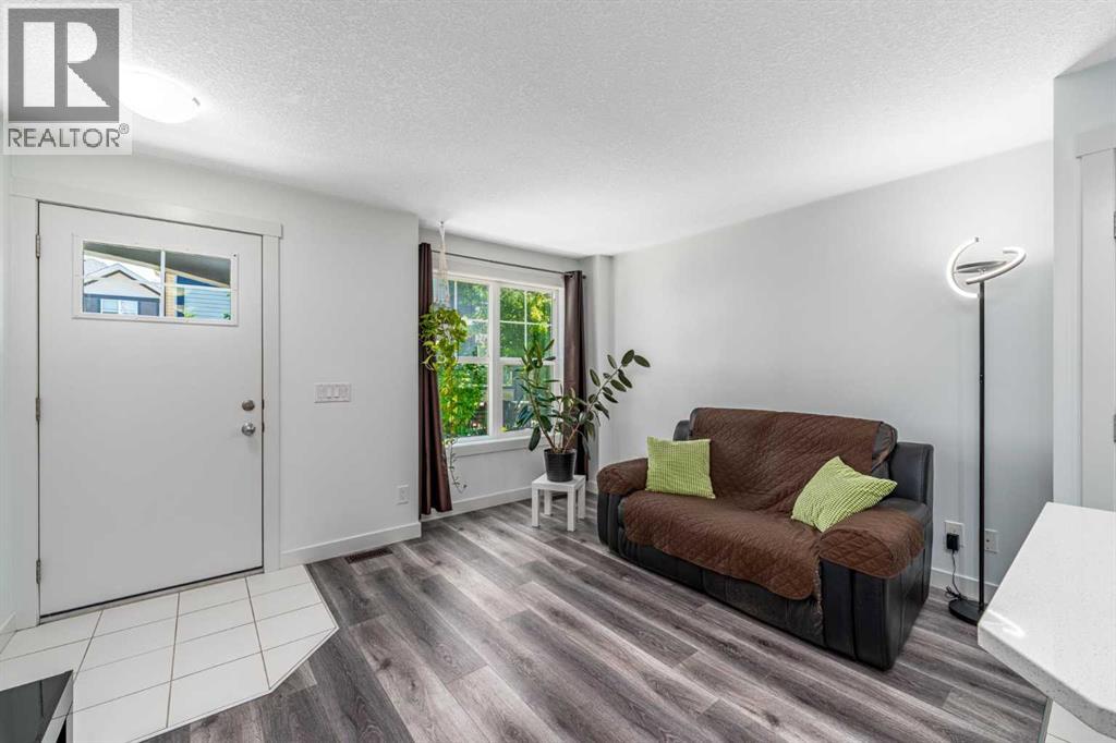 1110 Mckenzie Towne Row Se, Calgary, Alberta  T2Z 1E1 - Photo 6 - A2340547