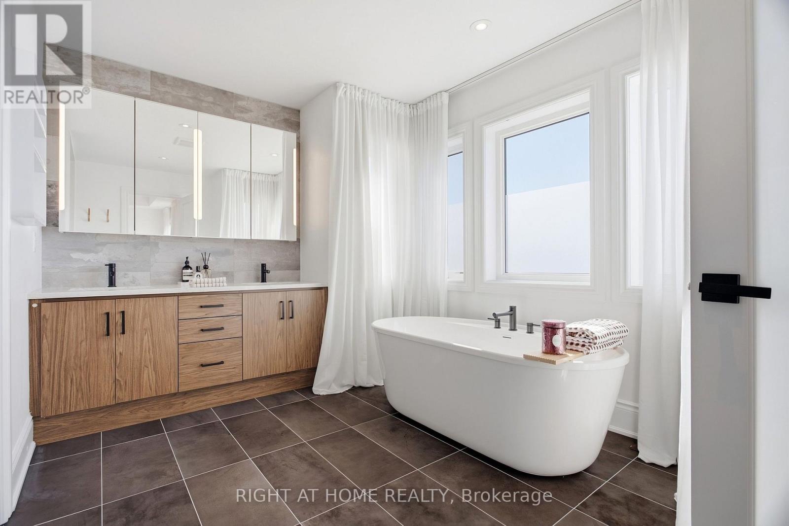 70 Balsdon Hollow, East Gwillimbury, Ontario  L9N 0Y1 - Photo 31 - N13797654