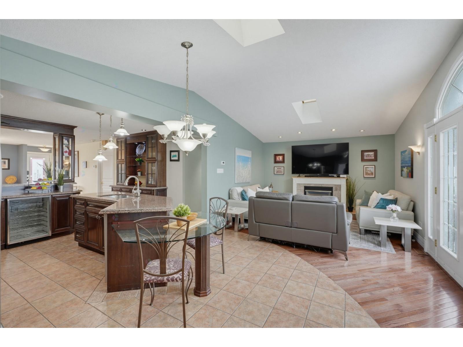 32 Rue Vaive Gatineau (Gatineau) Quebec Canada J8T5X2 5
