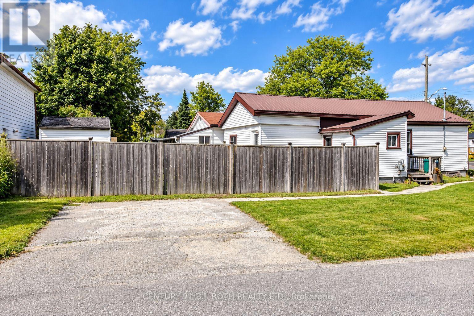 381 Forest Avenue S, Orillia, Ontario  L3V 3Z2 - Photo 4 - S13797666