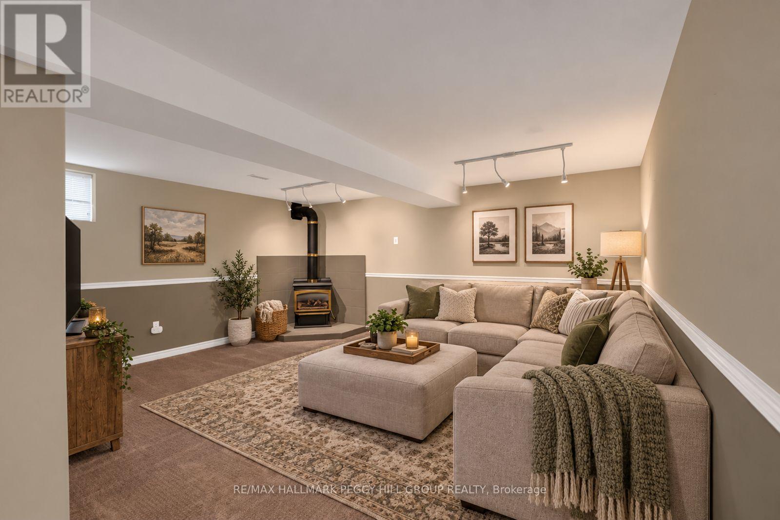 2 Brown Wood Drive, Barrie (Little Lake), Ontario  L4M 6N4 - Photo 10 - S13797704