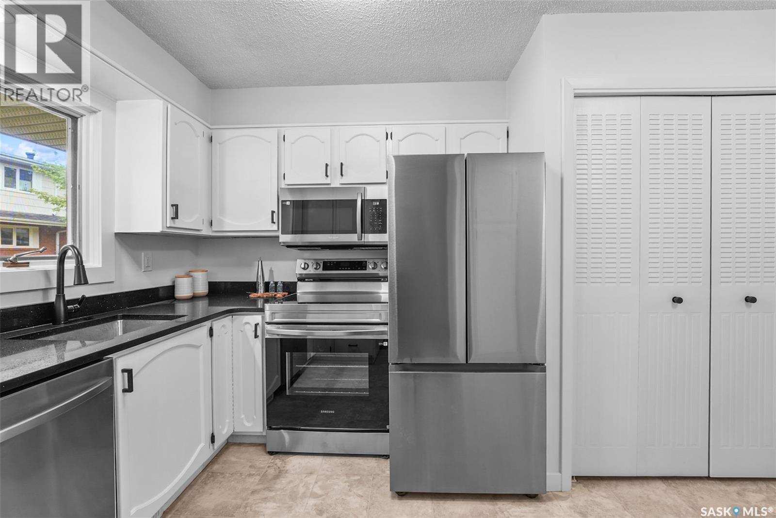156 Plainsview Drive, Regina, Saskatchewan  S4S 6L2 - Photo 9 - SK048670