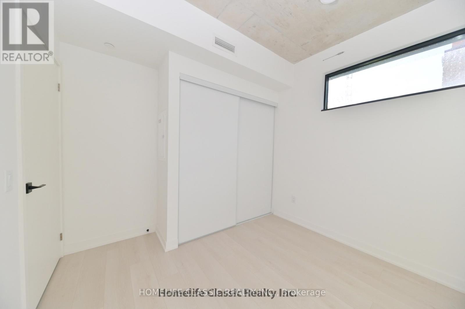 1 Vine Avenue, Toronto, Ontario  M6P 0C8 - Photo 10 - W13797576