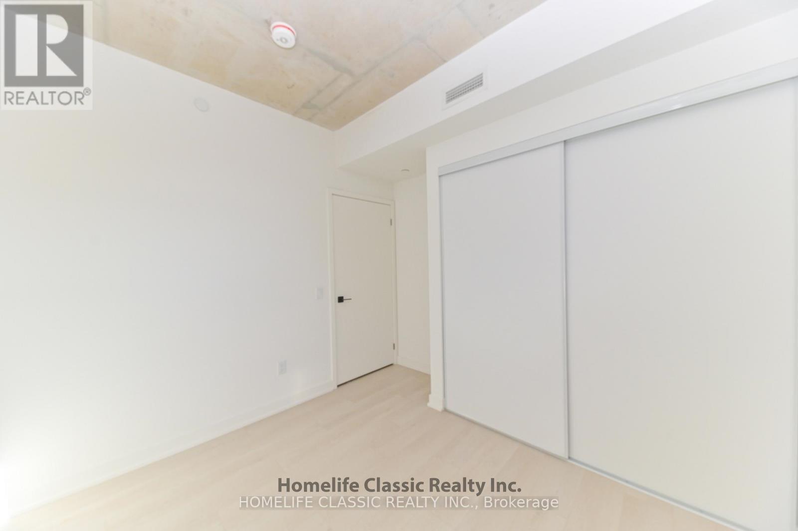 1 Vine Avenue, Toronto, Ontario  M6P 0C8 - Photo 12 - W13797576