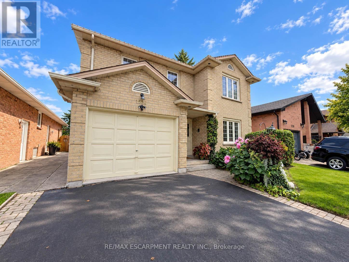 1236 Thorpe Road, Burlington, Ontario  L7S 2C9 - Photo 3 - W13797600