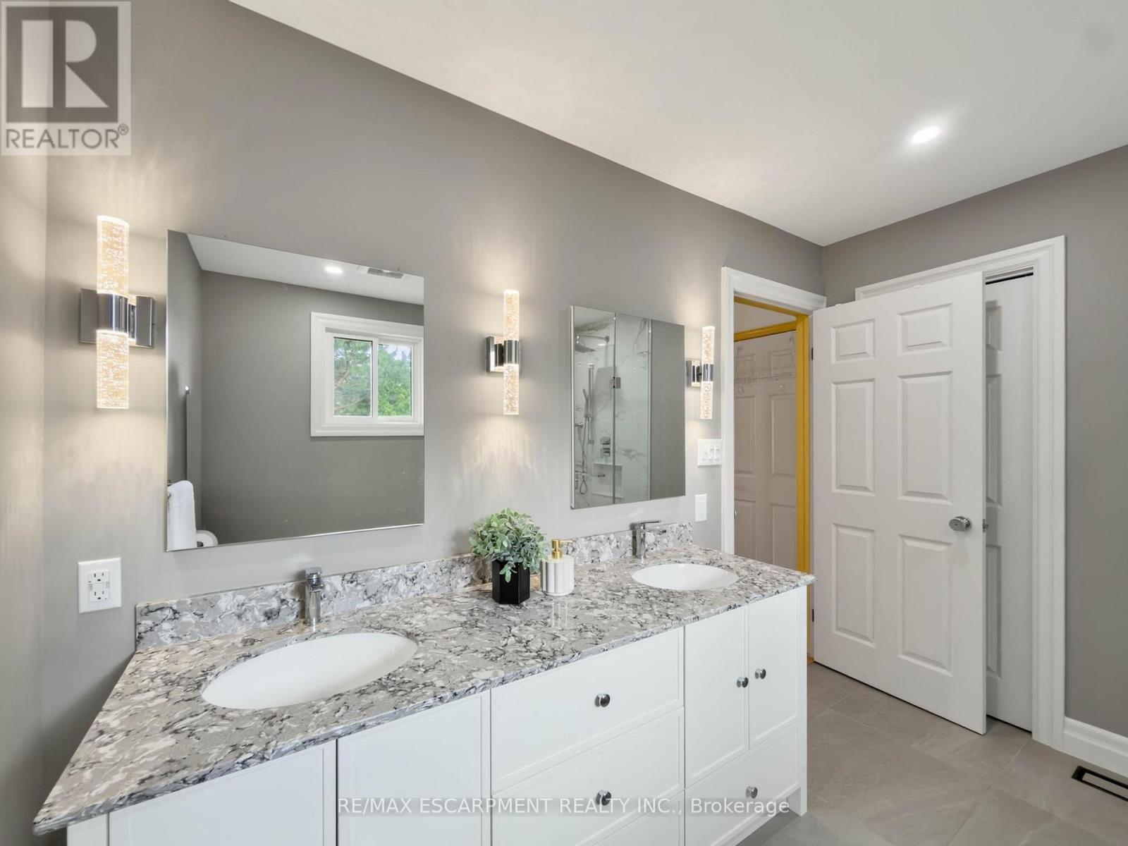 1236 Thorpe Road, Burlington, Ontario  L7S 2C9 - Photo 33 - W13797600