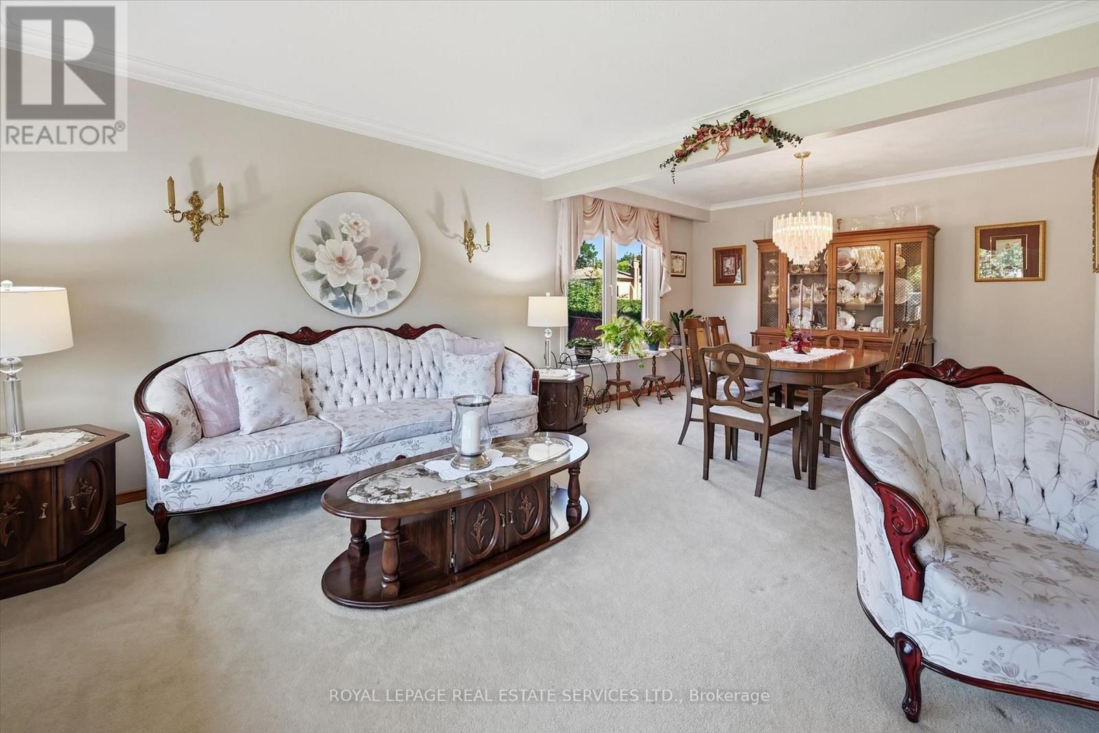 305 Queen Mary Drive, Oakville, Ontario  L6K 3L5 - Photo 10 - W13797664