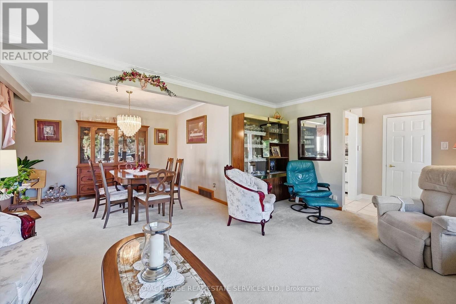 305 Queen Mary Drive, Oakville, Ontario  L6K 3L5 - Photo 11 - W13797664