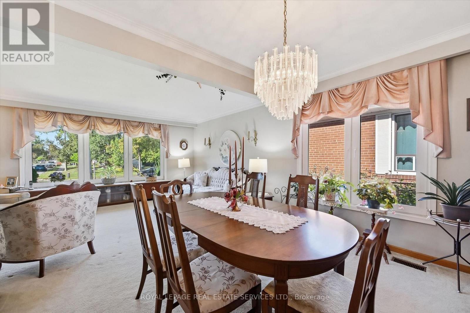 305 Queen Mary Drive, Oakville, Ontario  L6K 3L5 - Photo 12 - W13797664