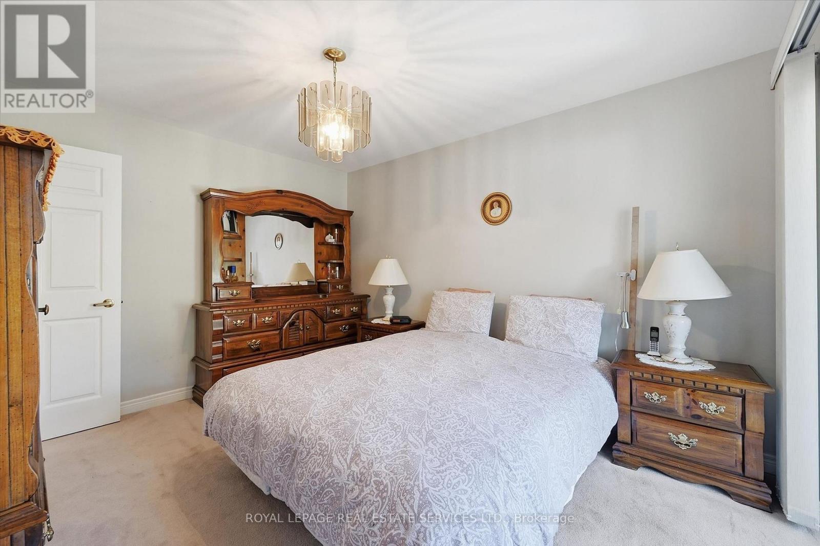 305 Queen Mary Drive, Oakville, Ontario  L6K 3L5 - Photo 19 - W13797664