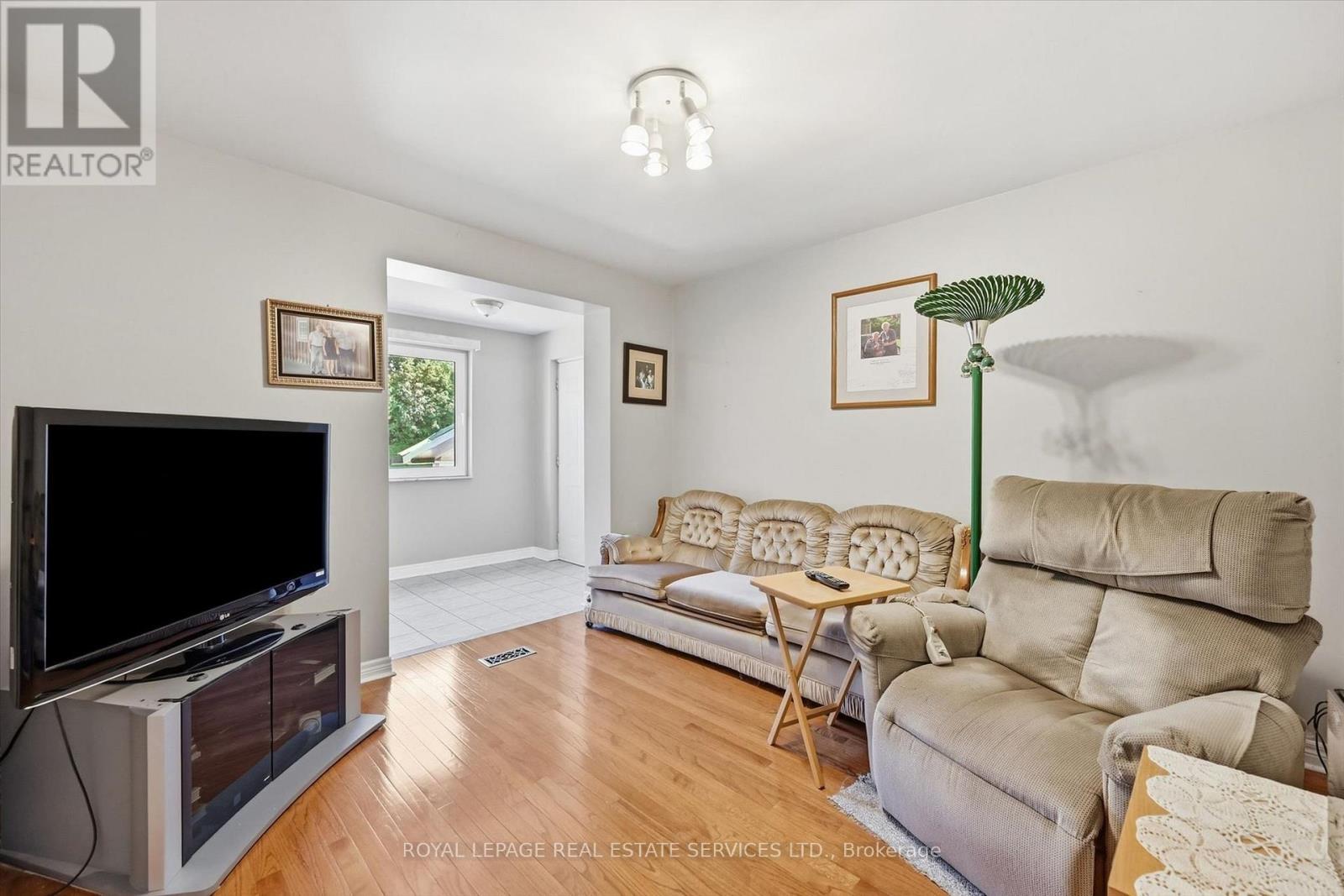 305 Queen Mary Drive, Oakville, Ontario  L6K 3L5 - Photo 25 - W13797664