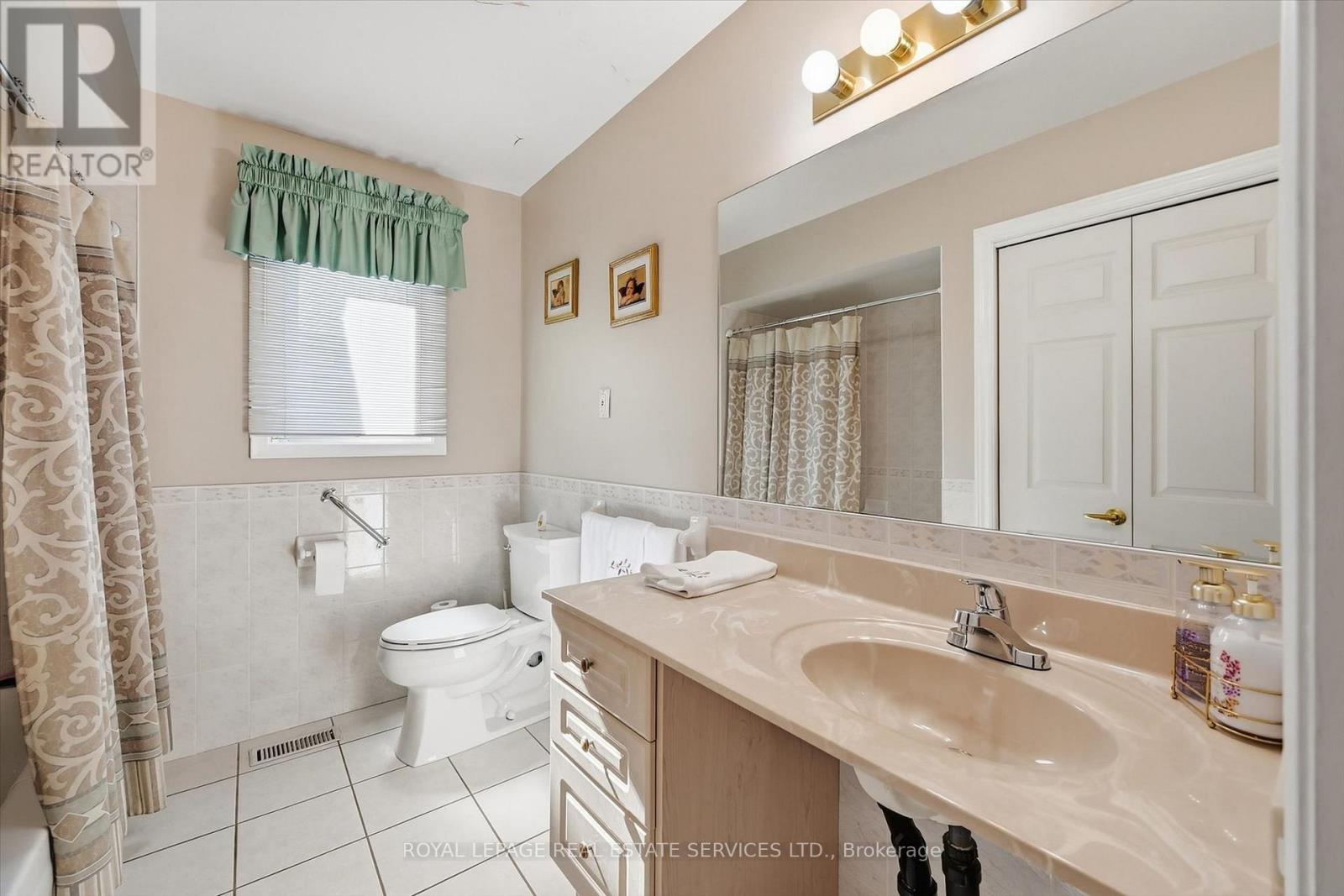 305 Queen Mary Drive, Oakville, Ontario  L6K 3L5 - Photo 27 - W13797664