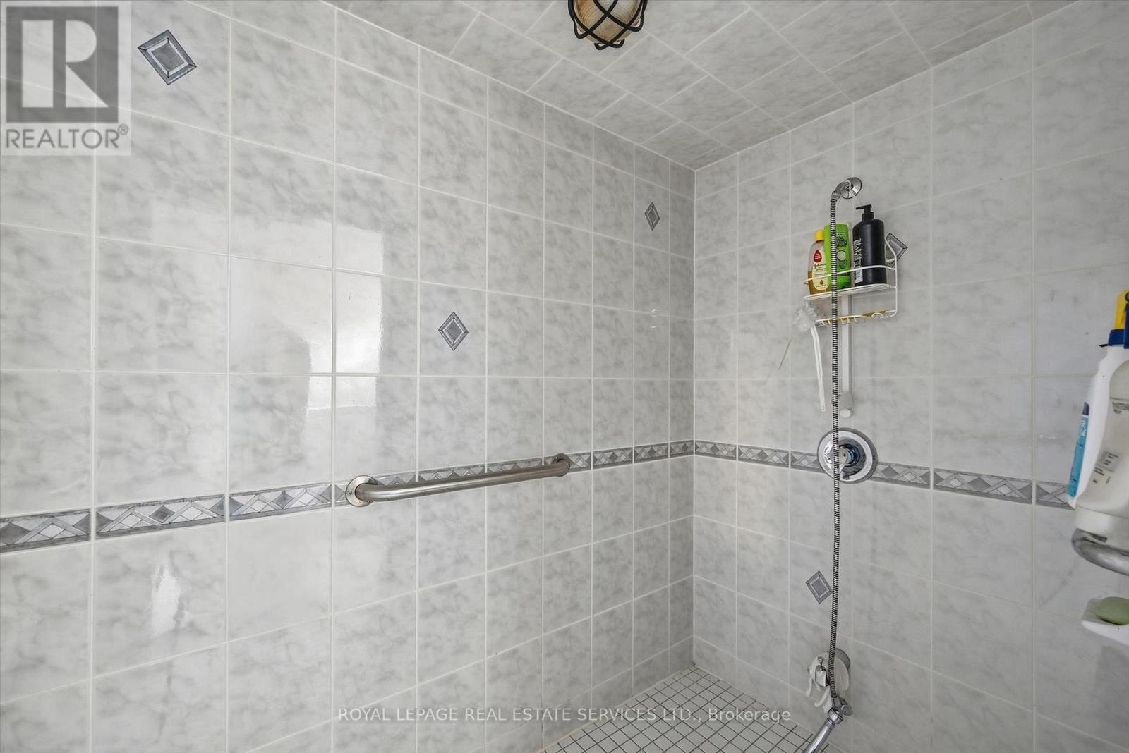 305 Queen Mary Drive, Oakville, Ontario  L6K 3L5 - Photo 37 - W13797664