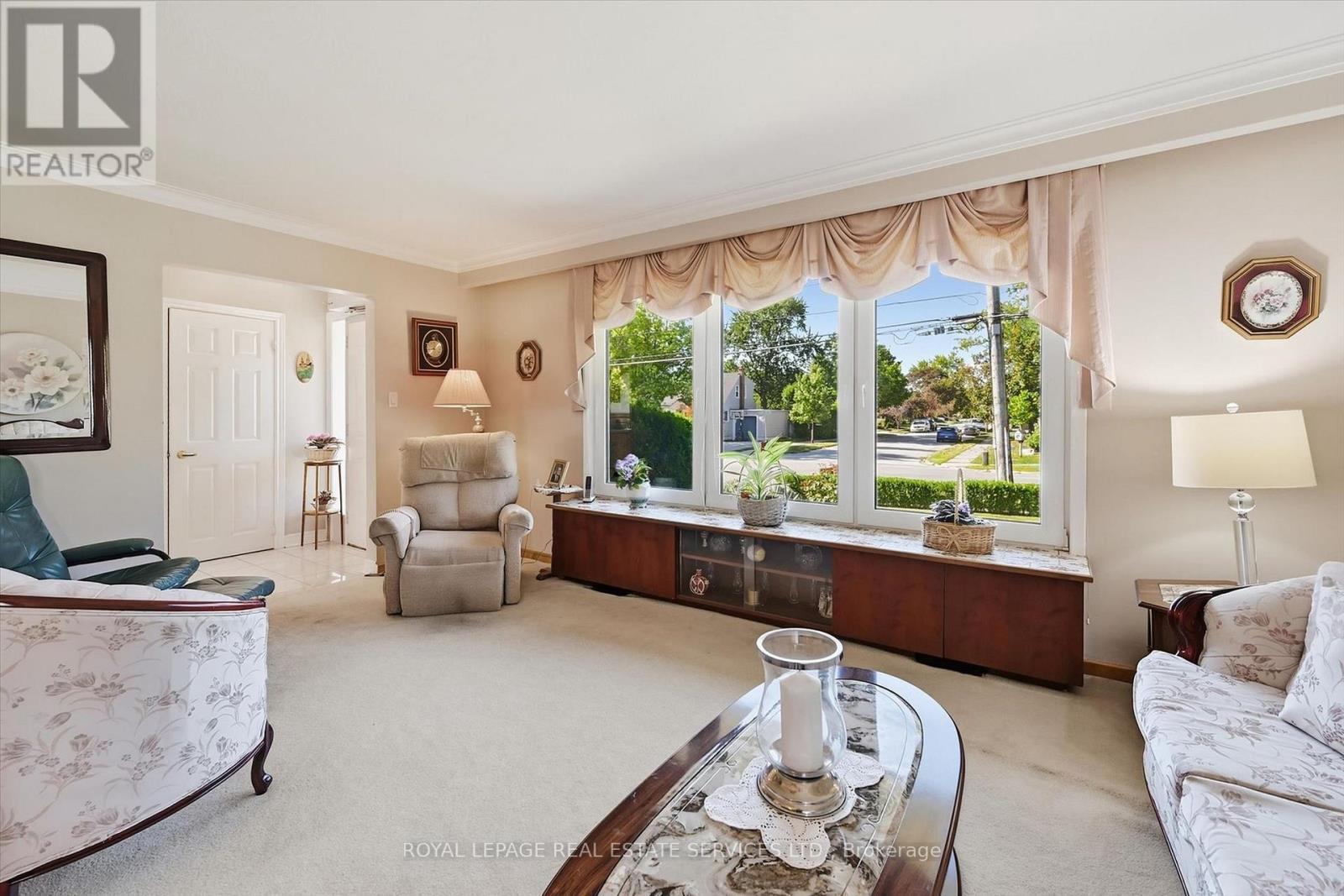 305 Queen Mary Drive, Oakville, Ontario  L6K 3L5 - Photo 9 - W13797664