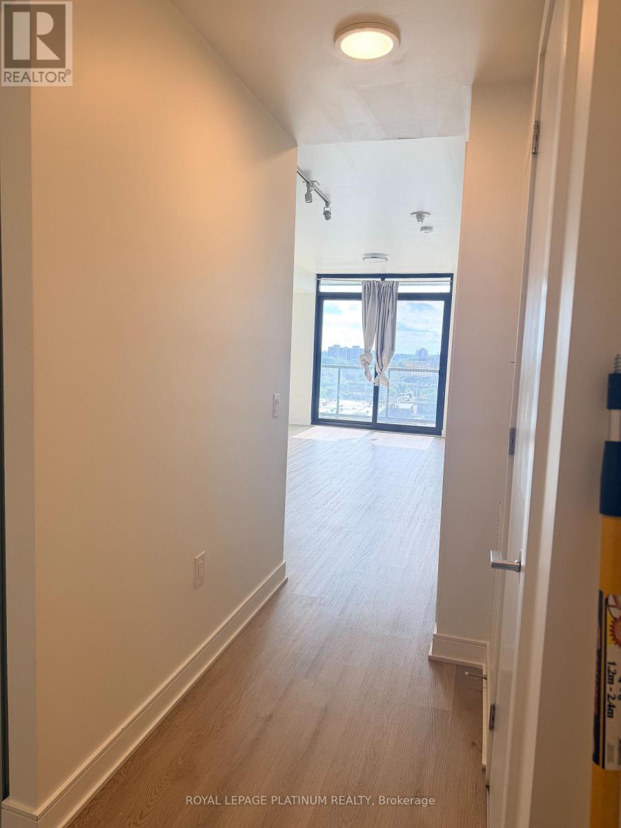 819 - 86 Dundas Street E, Mississauga, Ontario  L5A 1W4 - Photo 3 - W13797670