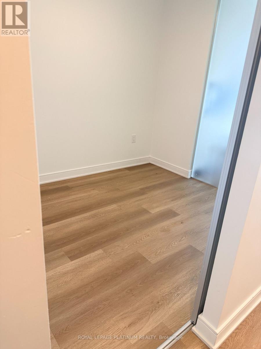 819 - 86 Dundas Street E, Mississauga, Ontario  L5A 1W4 - Photo 4 - W13797670