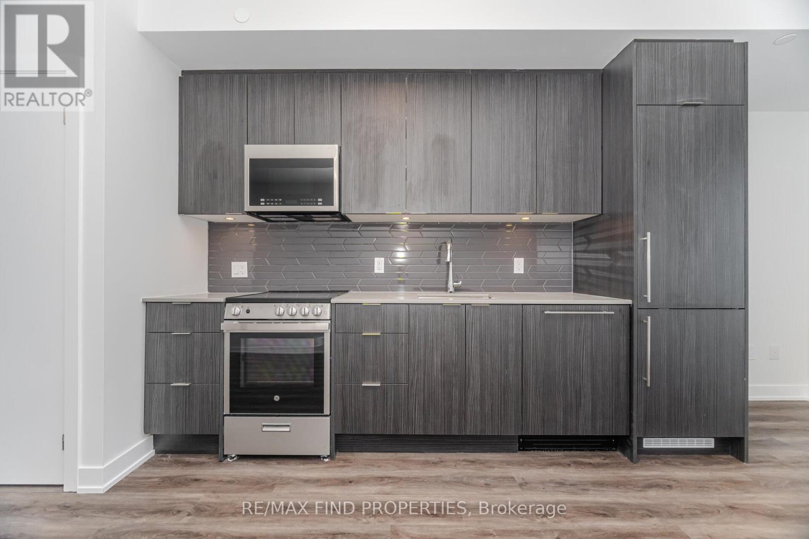 1405 - 430 Square One Drive, Mississauga, Ontario  L5B 0L6 - Photo 13 - W13797688