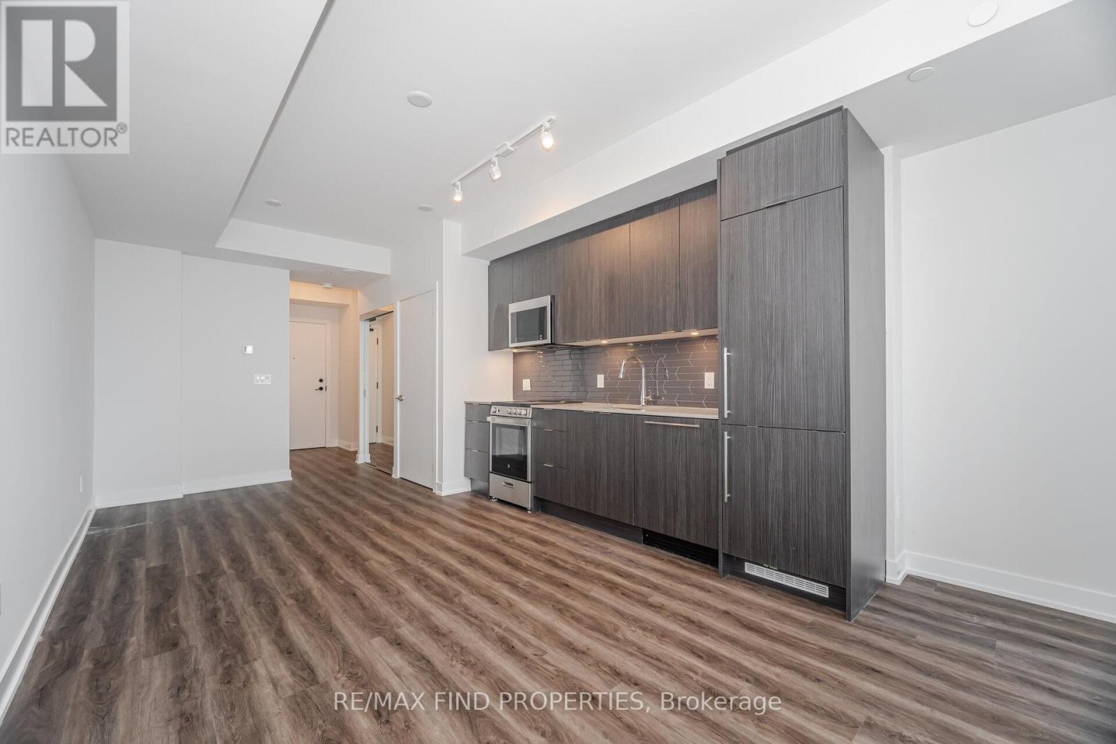 1405 - 430 Square One Drive, Mississauga, Ontario  L5B 0L6 - Photo 15 - W13797688