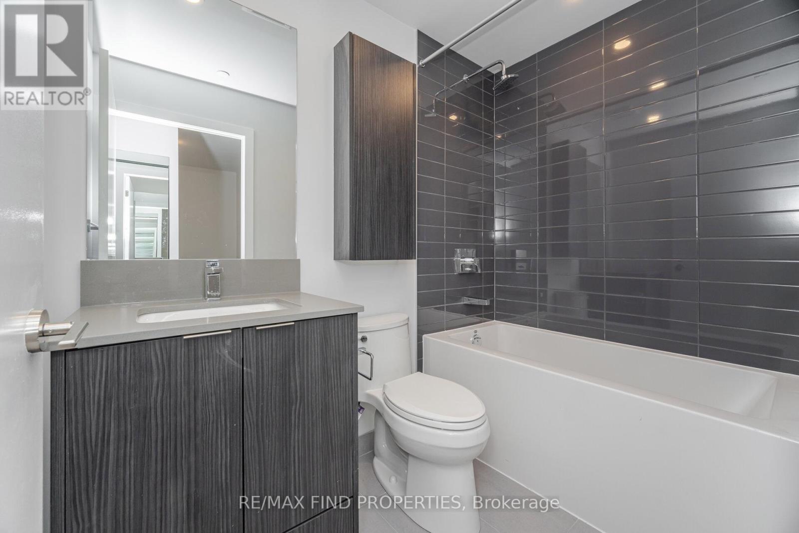 1405 - 430 Square One Drive, Mississauga, Ontario  L5B 0L6 - Photo 21 - W13797688