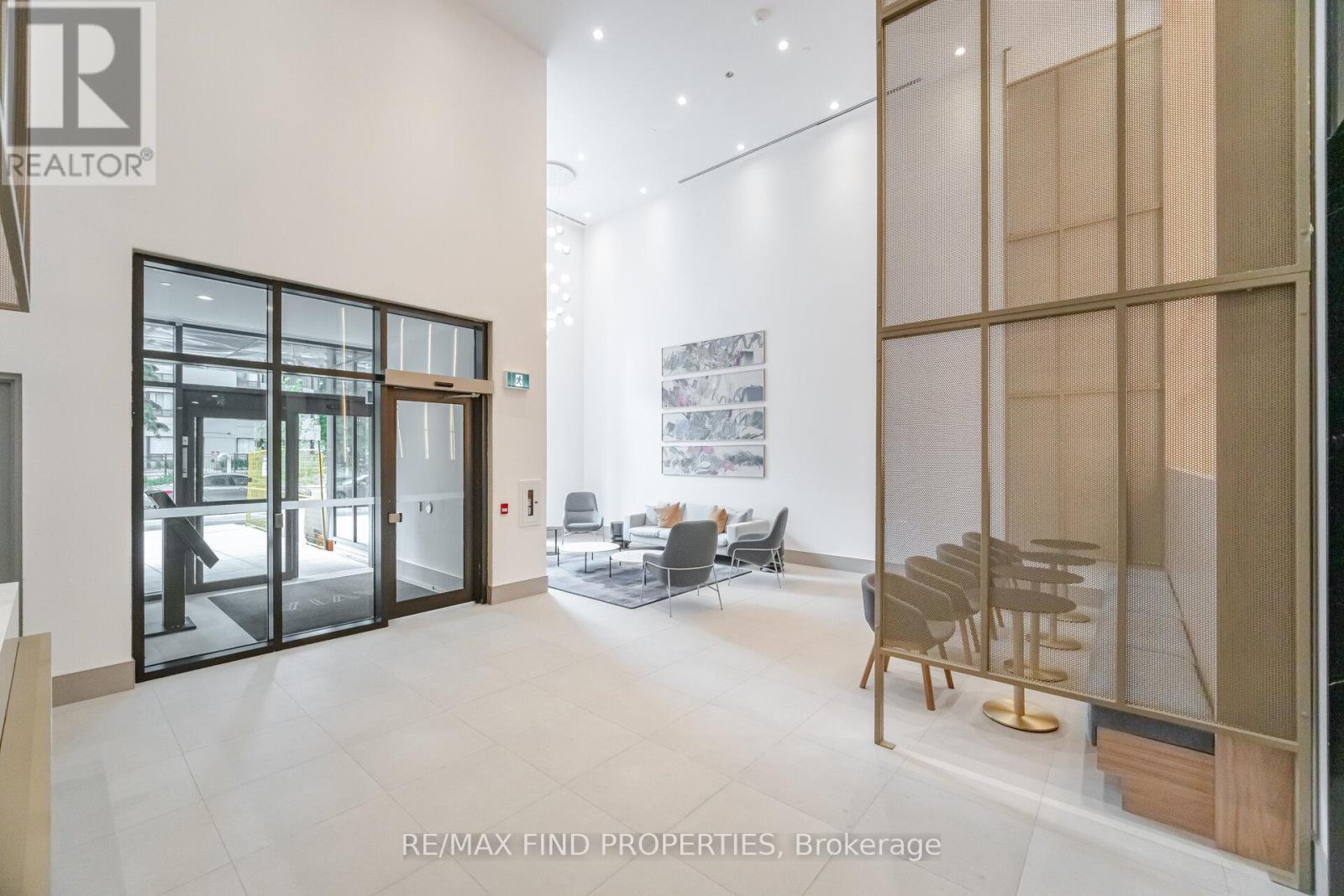 1405 - 430 Square One Drive, Mississauga, Ontario  L5B 0L6 - Photo 4 - W13797688