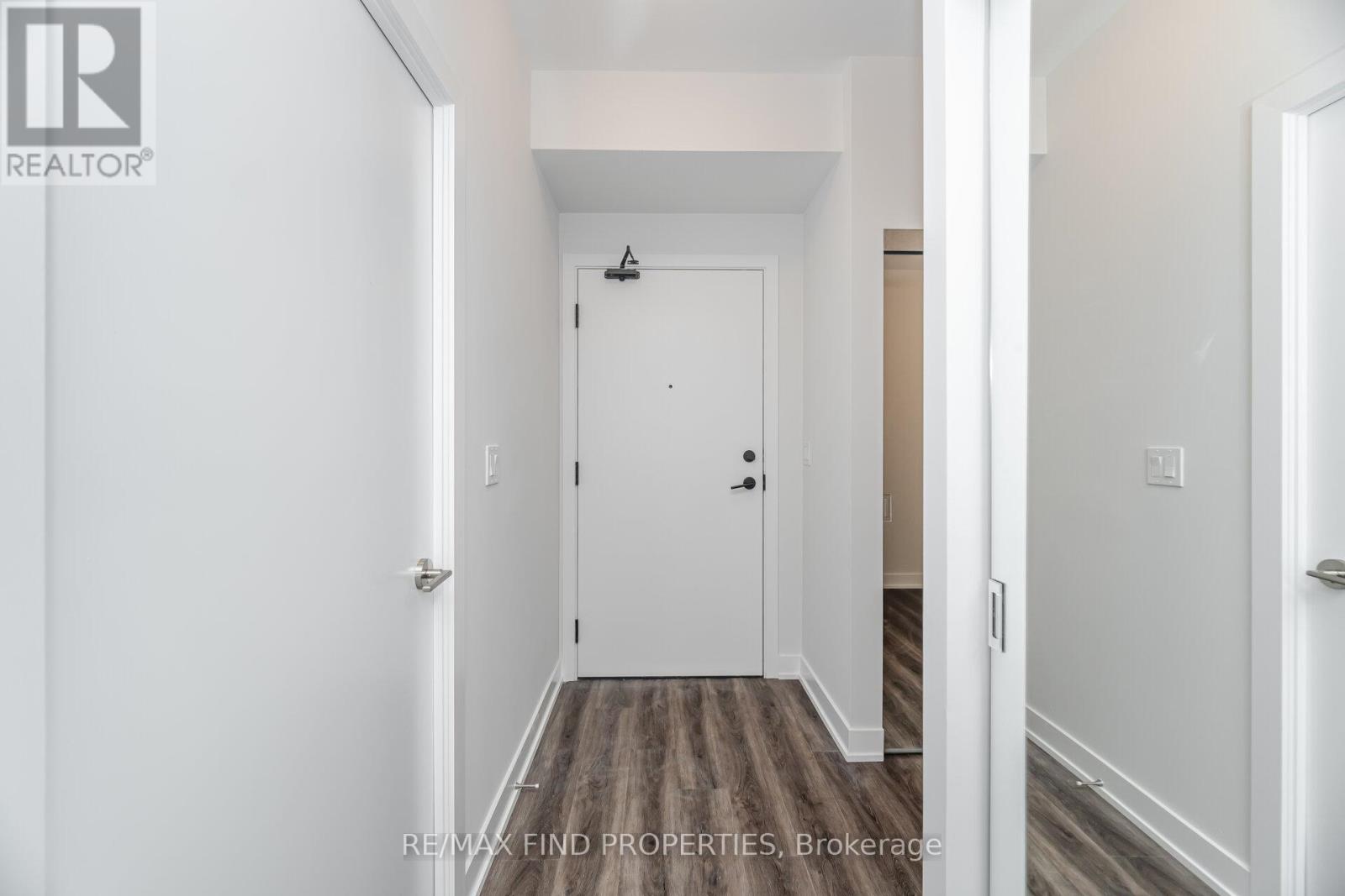 1405 - 430 Square One Drive, Mississauga, Ontario  L5B 0L6 - Photo 6 - W13797688