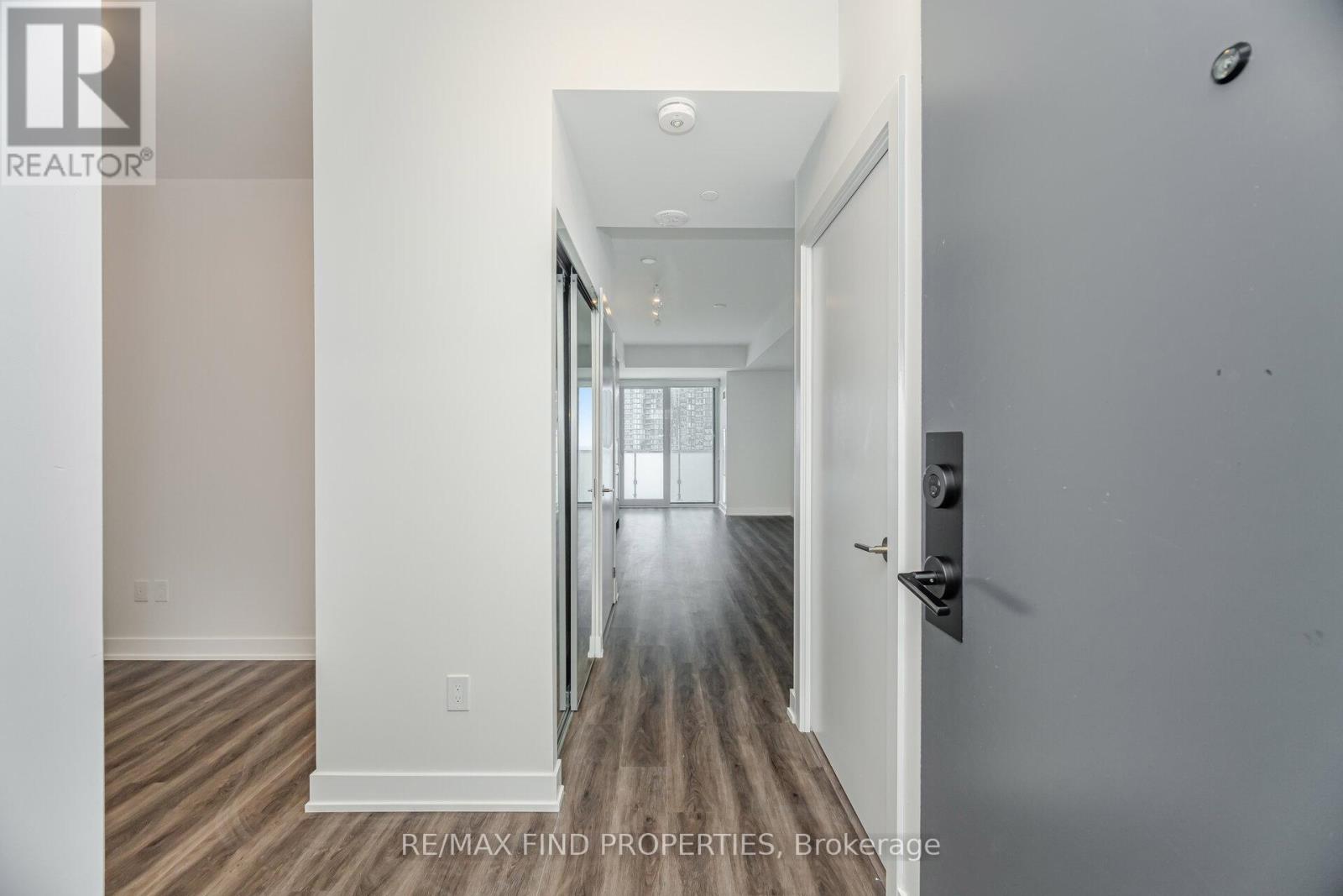 1405 - 430 Square One Drive, Mississauga, Ontario  L5B 0L6 - Photo 7 - W13797688