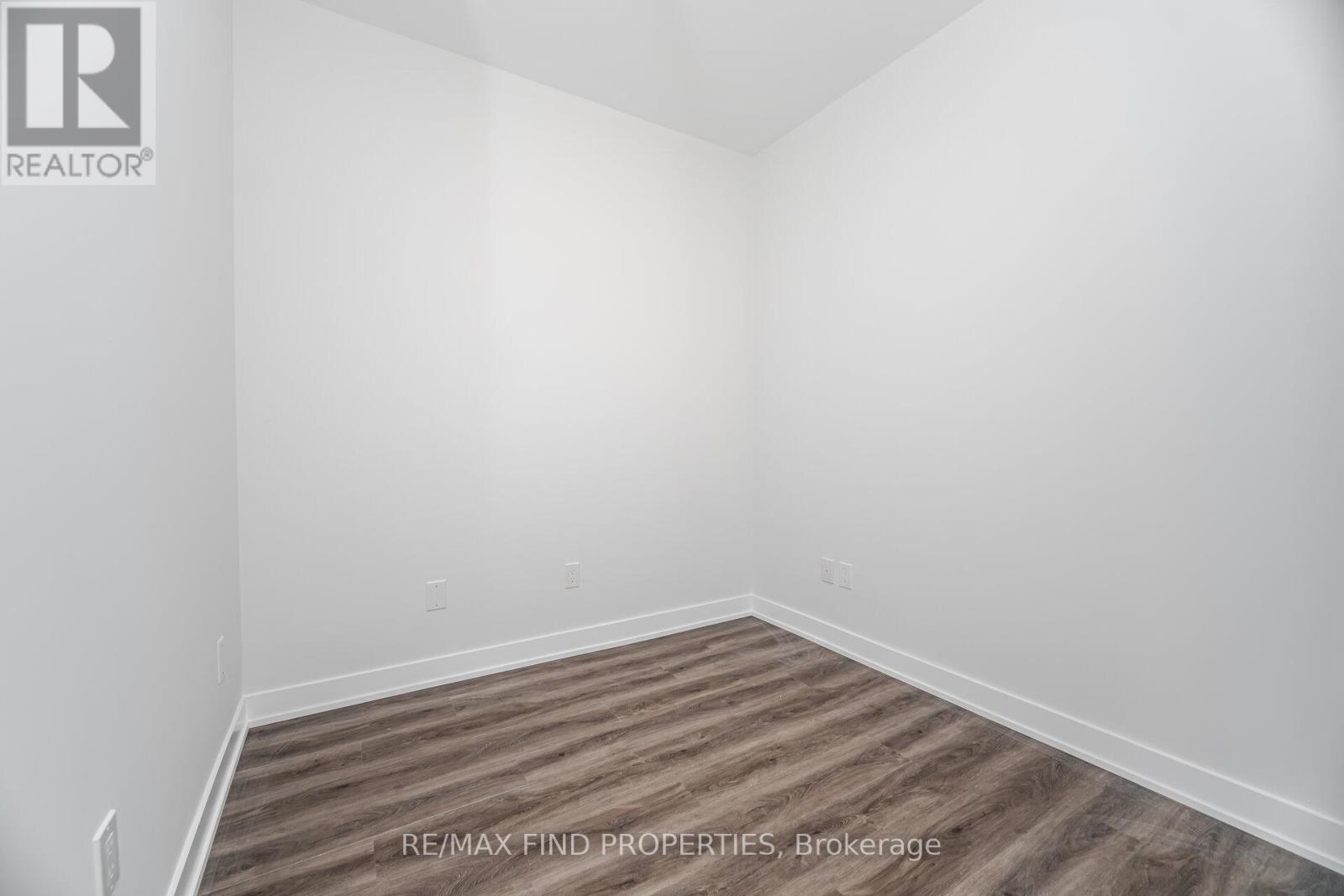1405 - 430 Square One Drive, Mississauga, Ontario  L5B 0L6 - Photo 8 - W13797688