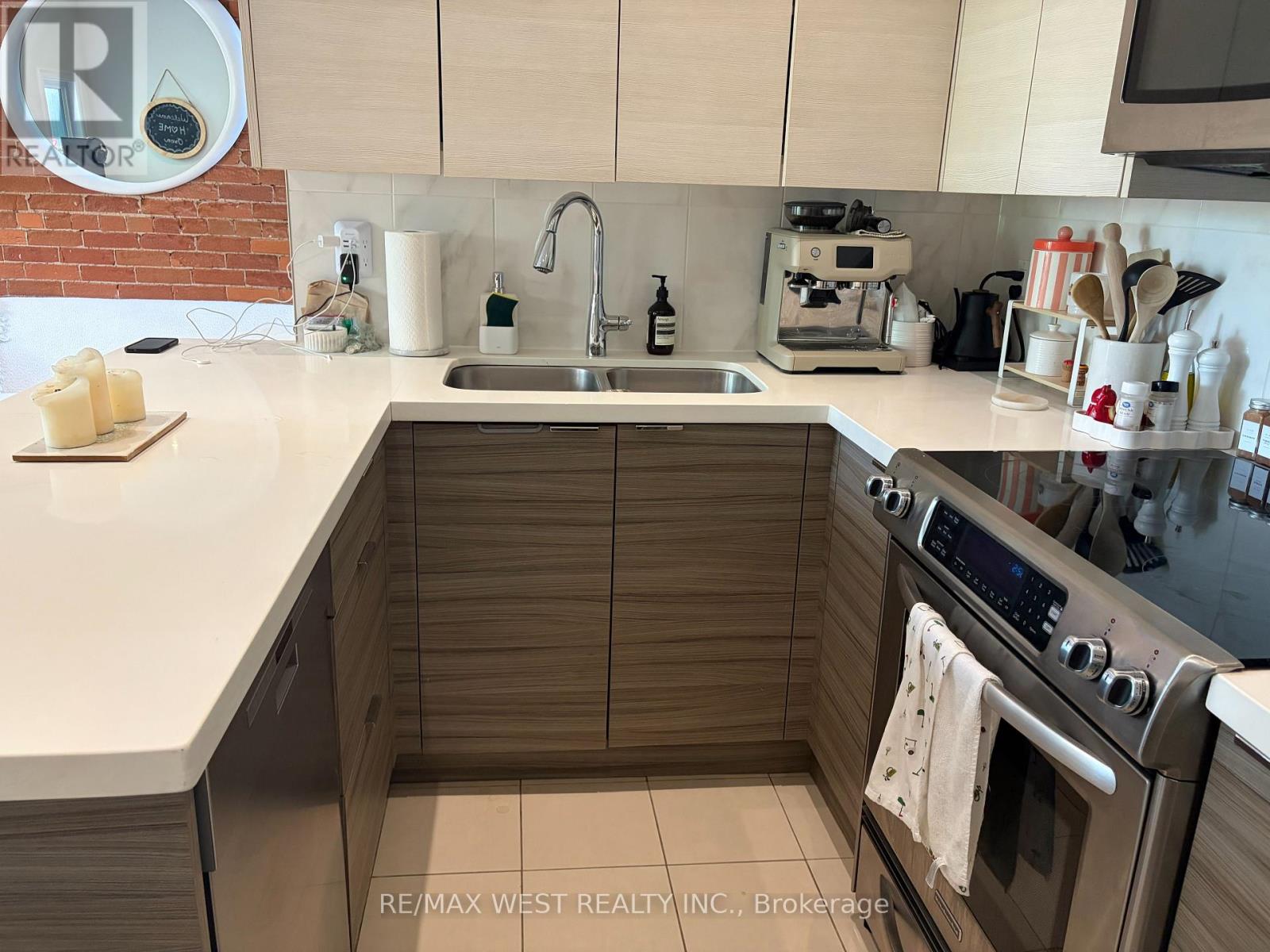 Upper - 28 Spencer Avenue, Toronto, Ontario  M6K 2J6 - Photo 10 - W13797788