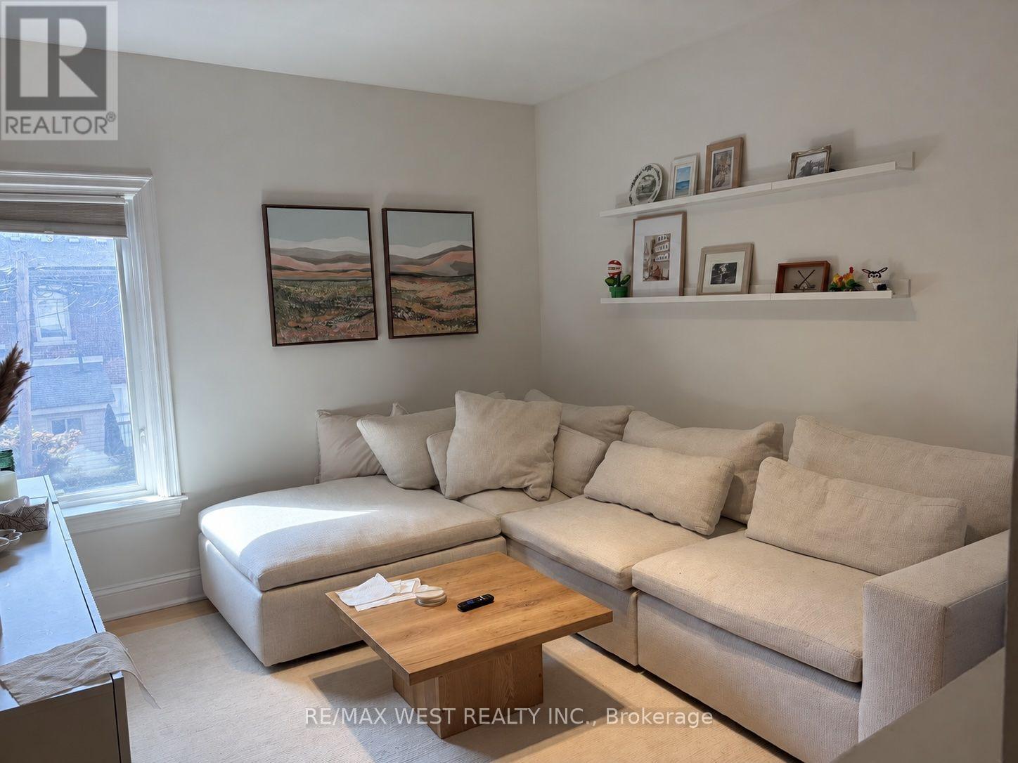 Upper - 28 Spencer Avenue, Toronto, Ontario  M6K 2J6 - Photo 11 - W13797788