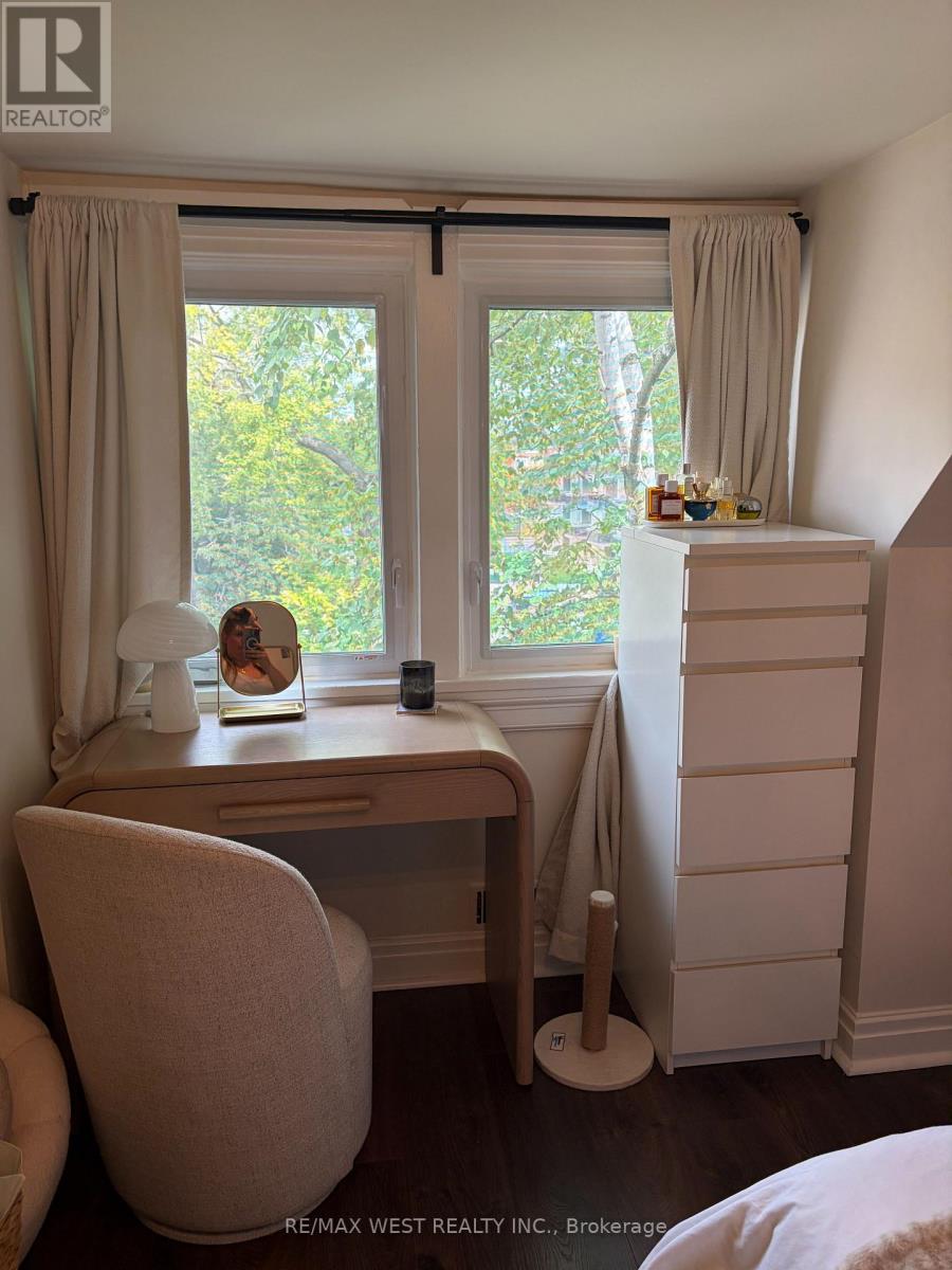 Upper - 28 Spencer Avenue, Toronto, Ontario  M6K 2J6 - Photo 18 - W13797788
