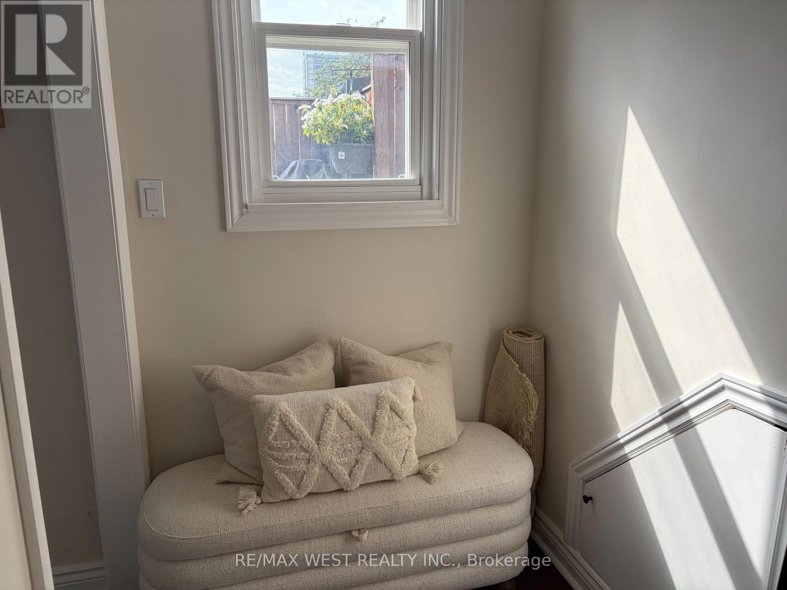 Upper - 28 Spencer Avenue, Toronto, Ontario  M6K 2J6 - Photo 21 - W13797788