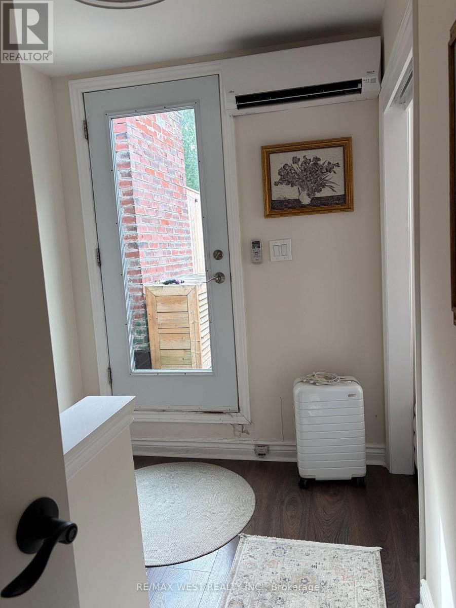 Upper - 28 Spencer Avenue, Toronto, Ontario  M6K 2J6 - Photo 24 - W13797788