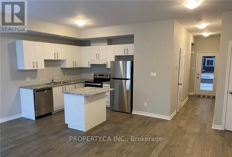 154 Broadway Lane, Welland, Ontario  L3C 0J6 - Photo 2 - X13797552