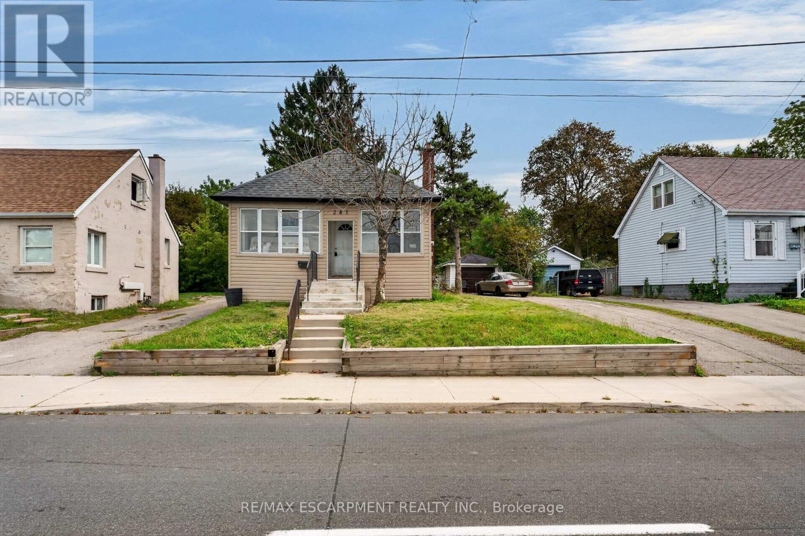 241 West 5th Street W, Hamilton, Ontario  L9C 3N8 - Photo 3 - X13797634