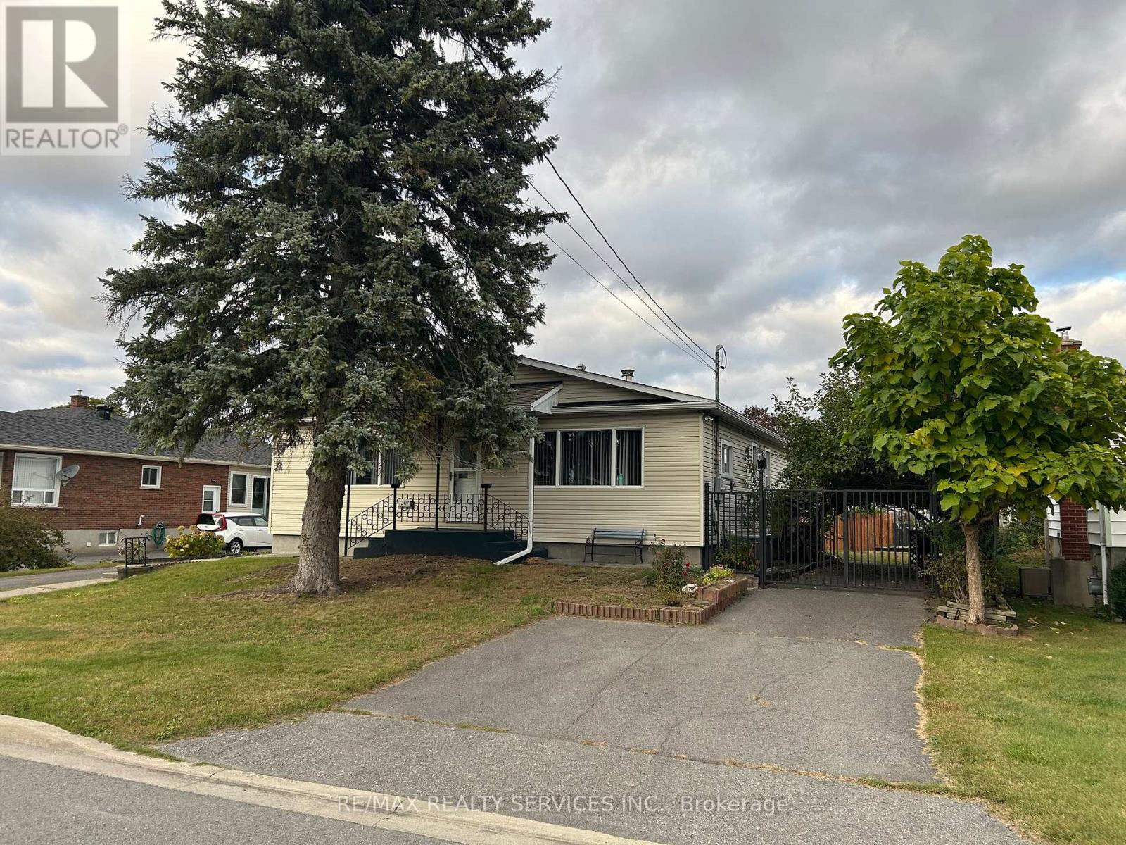 1207 HENRY STREET, Cornwall, Ontario