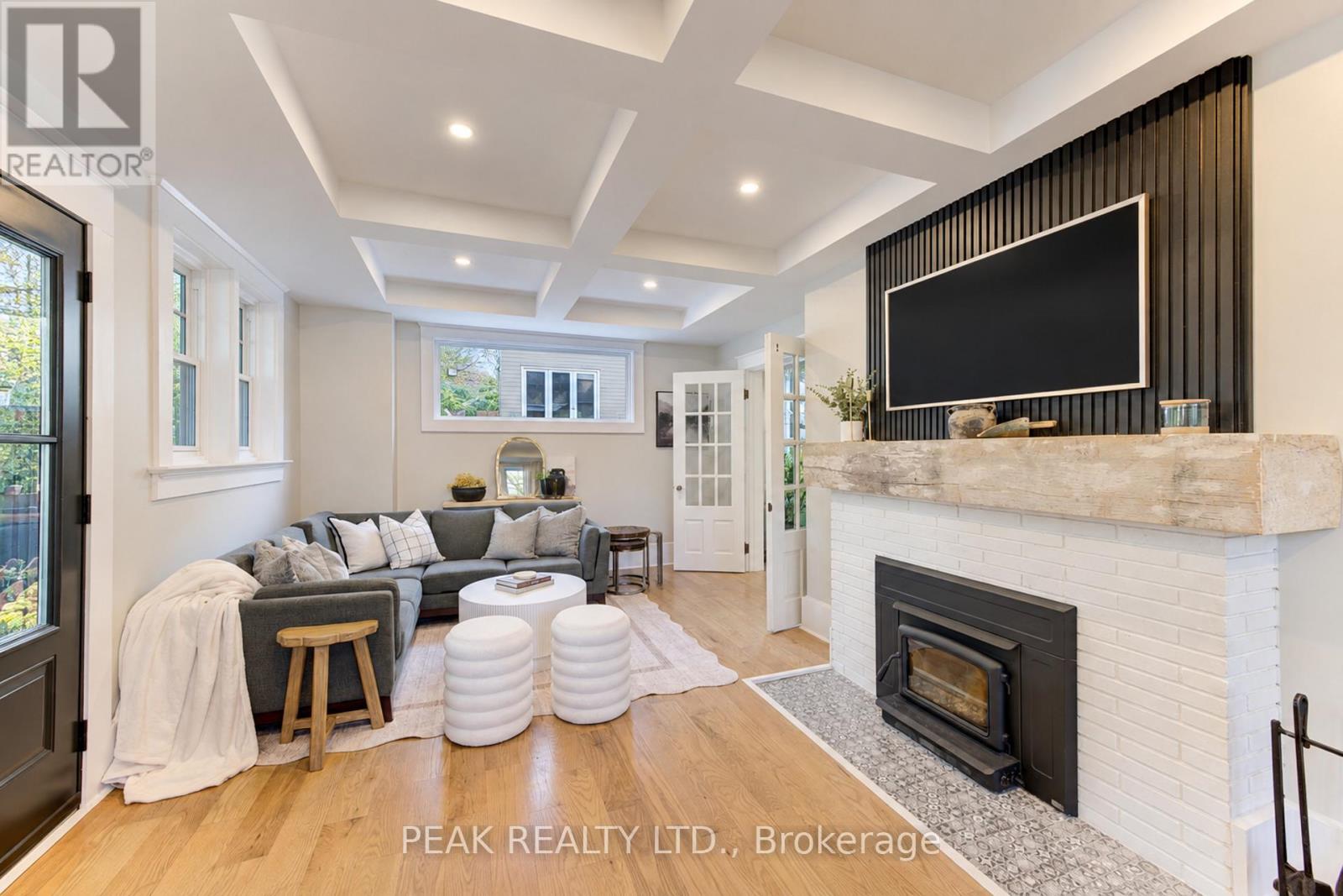 64 William Street W, Waterloo, Ontario  N2L 1J7 - Photo 4 - X13797696