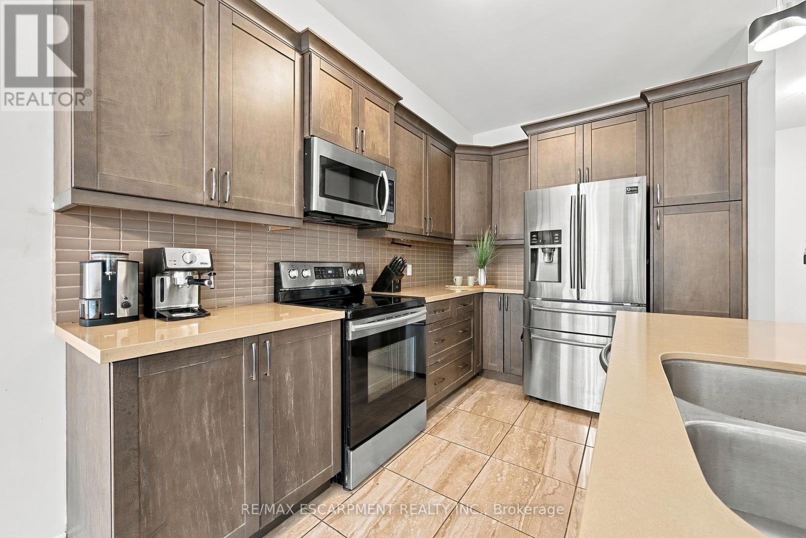 96 Springvalley Crescent, Hamilton, Ontario  L9C 7X3 - Photo 10 - X13797818