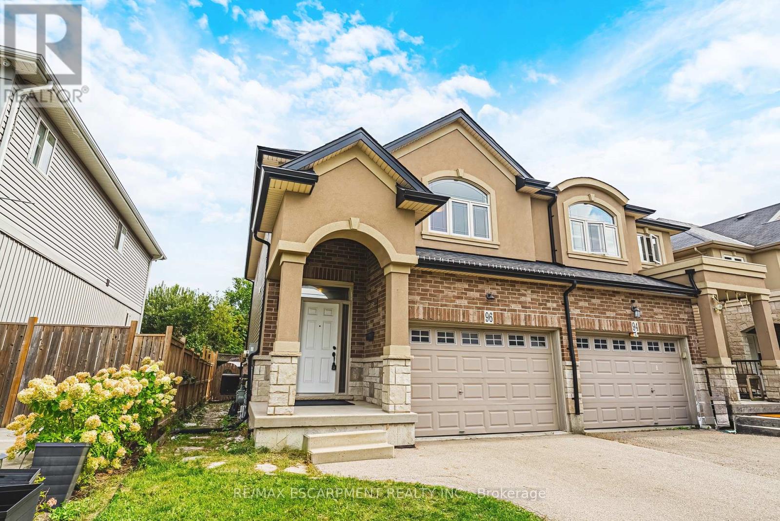 96 Springvalley Crescent, Hamilton, Ontario  L9C 7X3 - Photo 2 - X13797818