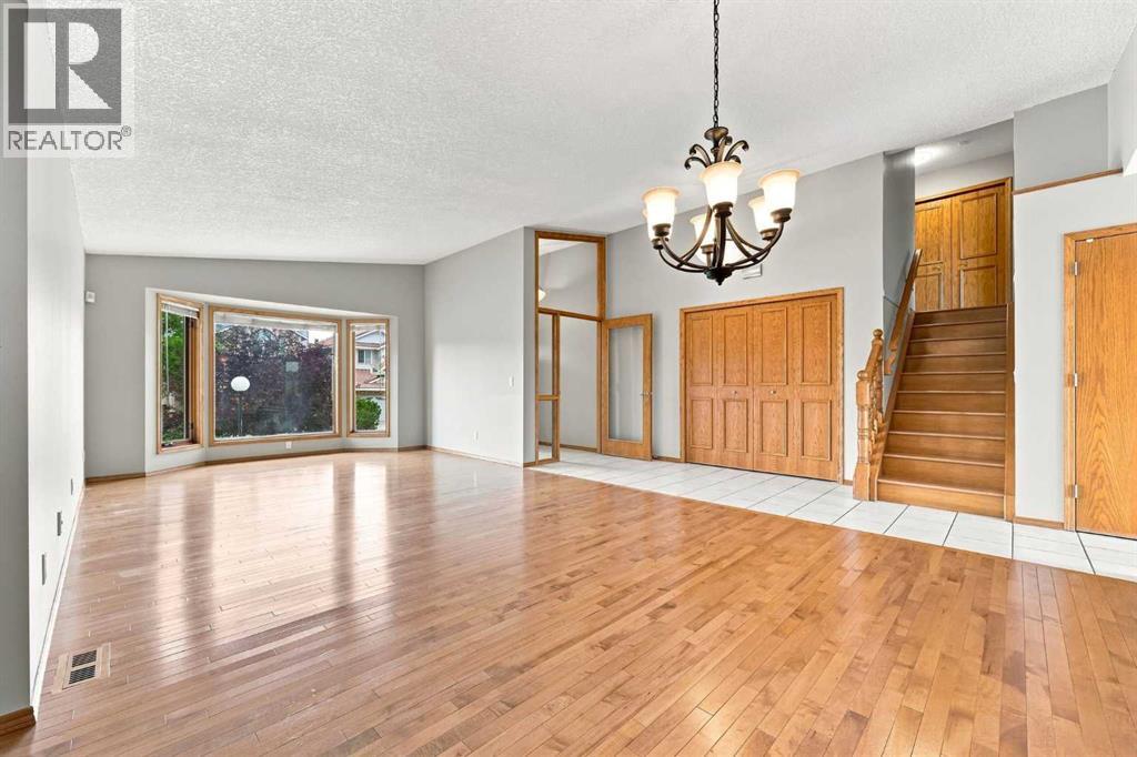 361 Santana Bay NW, Calgary, Alberta  T3K 3N6 - Photo 5 - A2343441