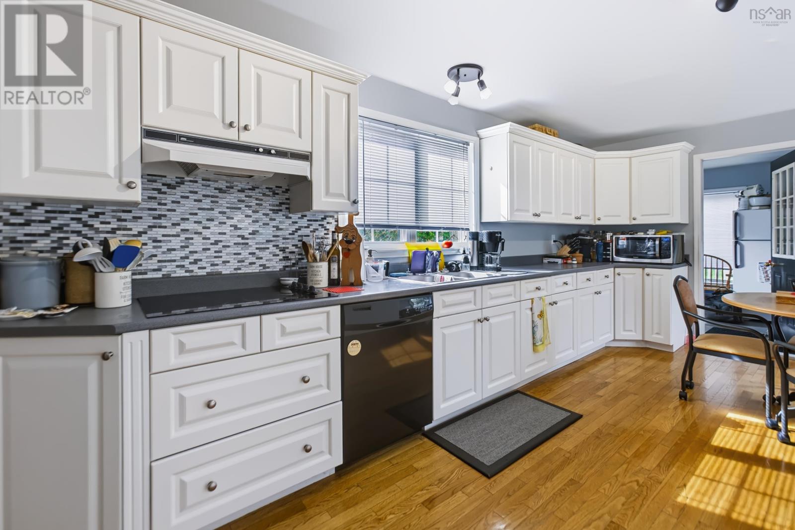 13 Mcdougall Street, Springhill, Nova Scotia  B0M 1X0 - Photo 10 - 202623647
