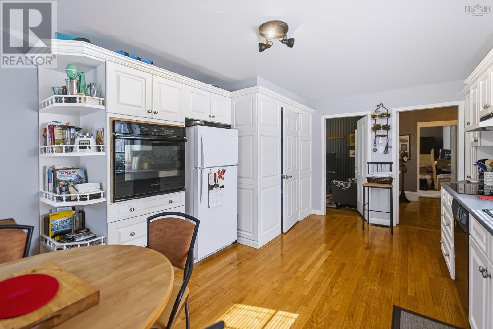 13 Mcdougall Street, Springhill, Nova Scotia  B0M 1X0 - Photo 11 - 202623647