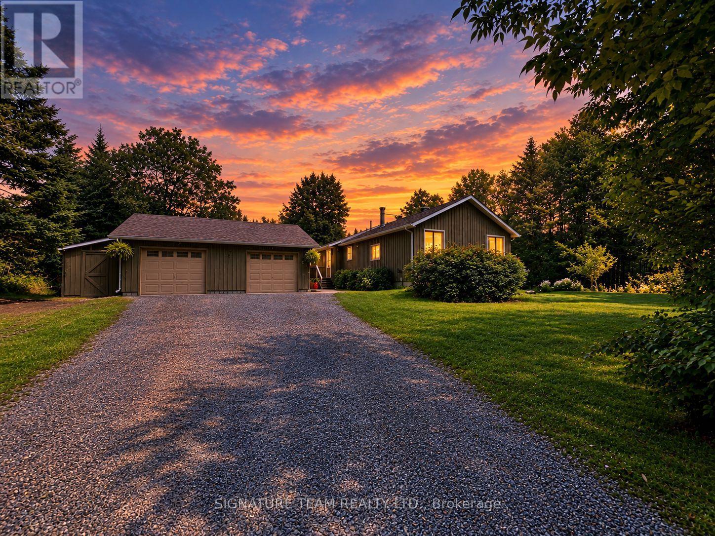 57 GLEASON LANE, Laurentian Hills, Ontario