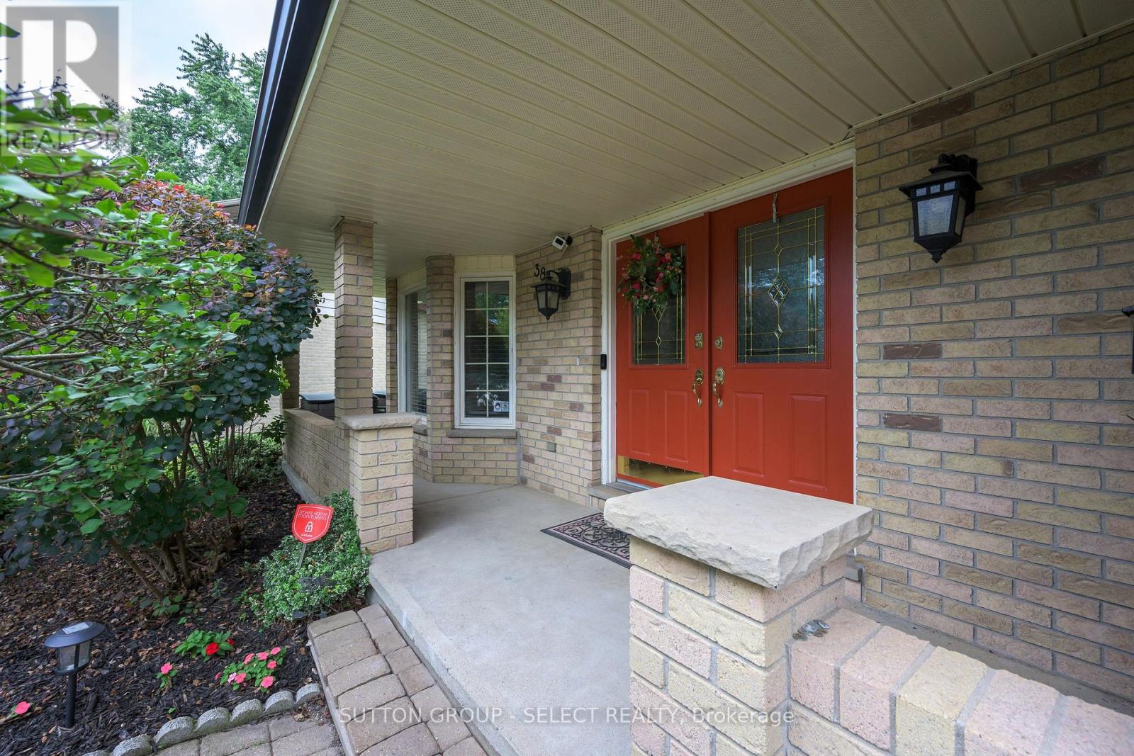 384 Eastcastle Place, London North, Ontario N6G 3W5 - Photo 4 - X13797892