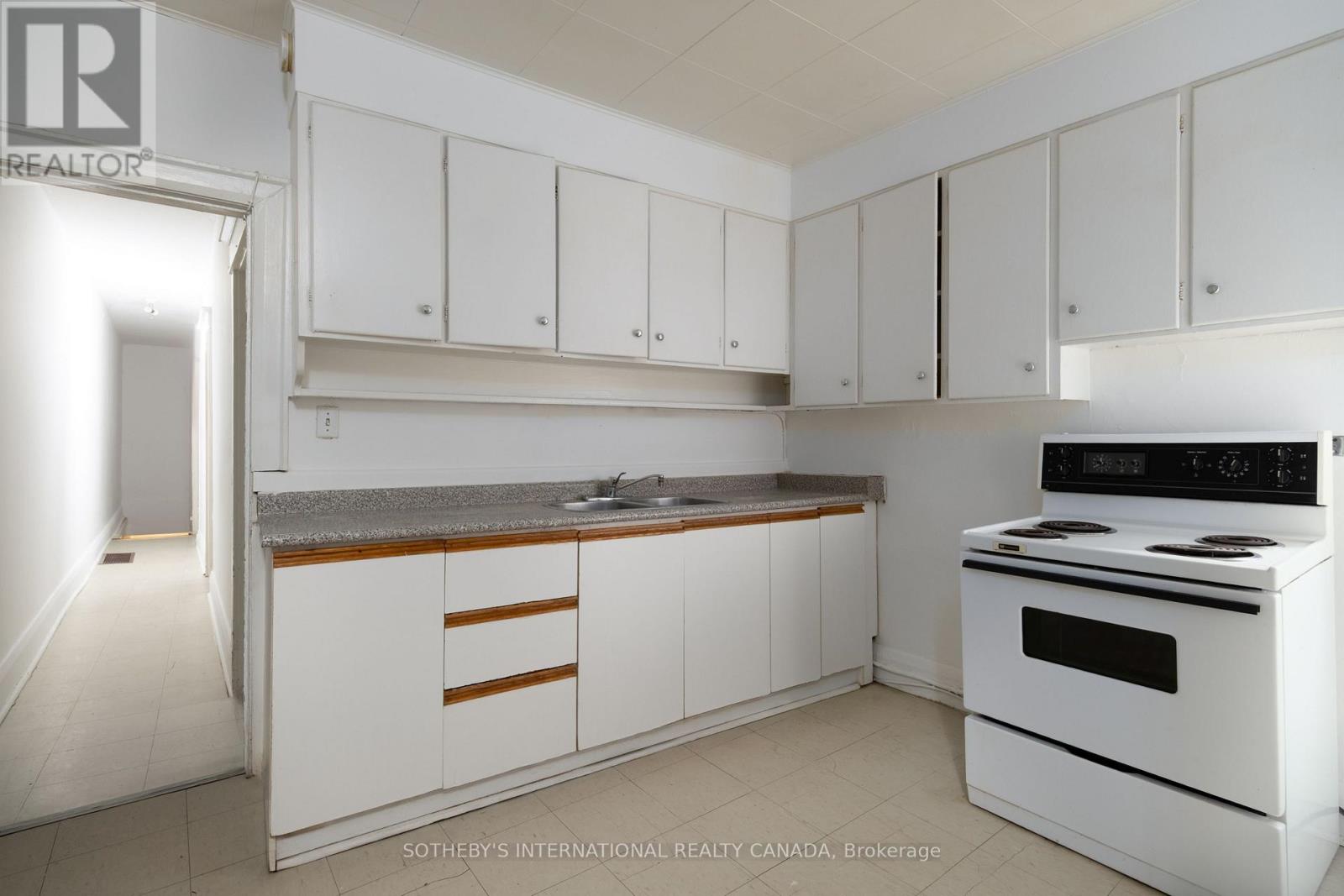 641 St Clair Avenue W, Toronto, Ontario M6C 1A7 - Photo 19 - C13797960